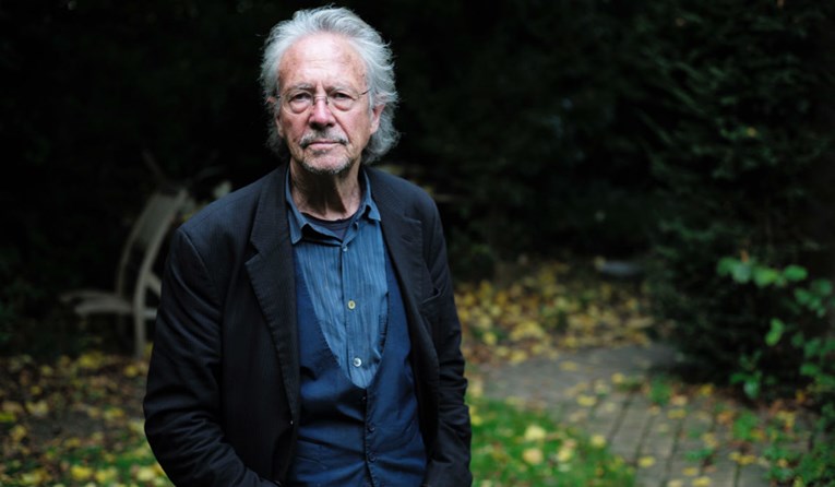 Nobelovac Handke zbog jugoslavenske putovnice može izgubiti državljanstvo