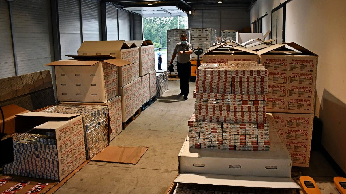 Kod Našica u šleperu pronašli preko tonu i pol ilegalnog okusa za duhan