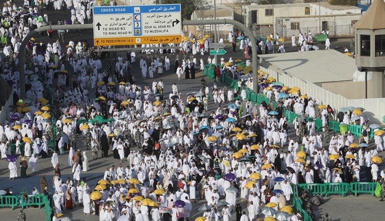 Milijun muslimana okupilo se istočno od Meke zbog hadža
