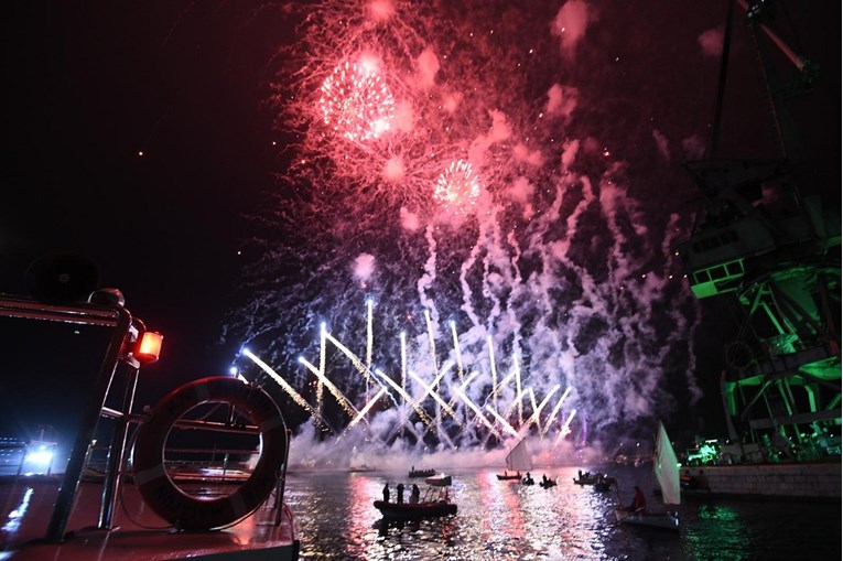 FOTO Spektakularni vatromet na svečanom otvaranju EPK u Rijeci
