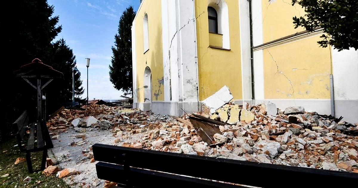 Vjernici iz Ludwigshafena dovezli dva šlepera crkvenog namještaja u župu Pešćenica