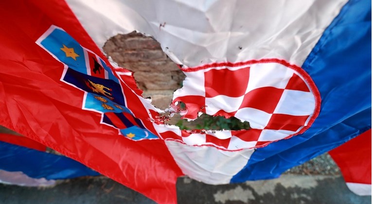 Priveden jer je izvrgnuo ruglu hrvatsku zastavu, grb i himnu