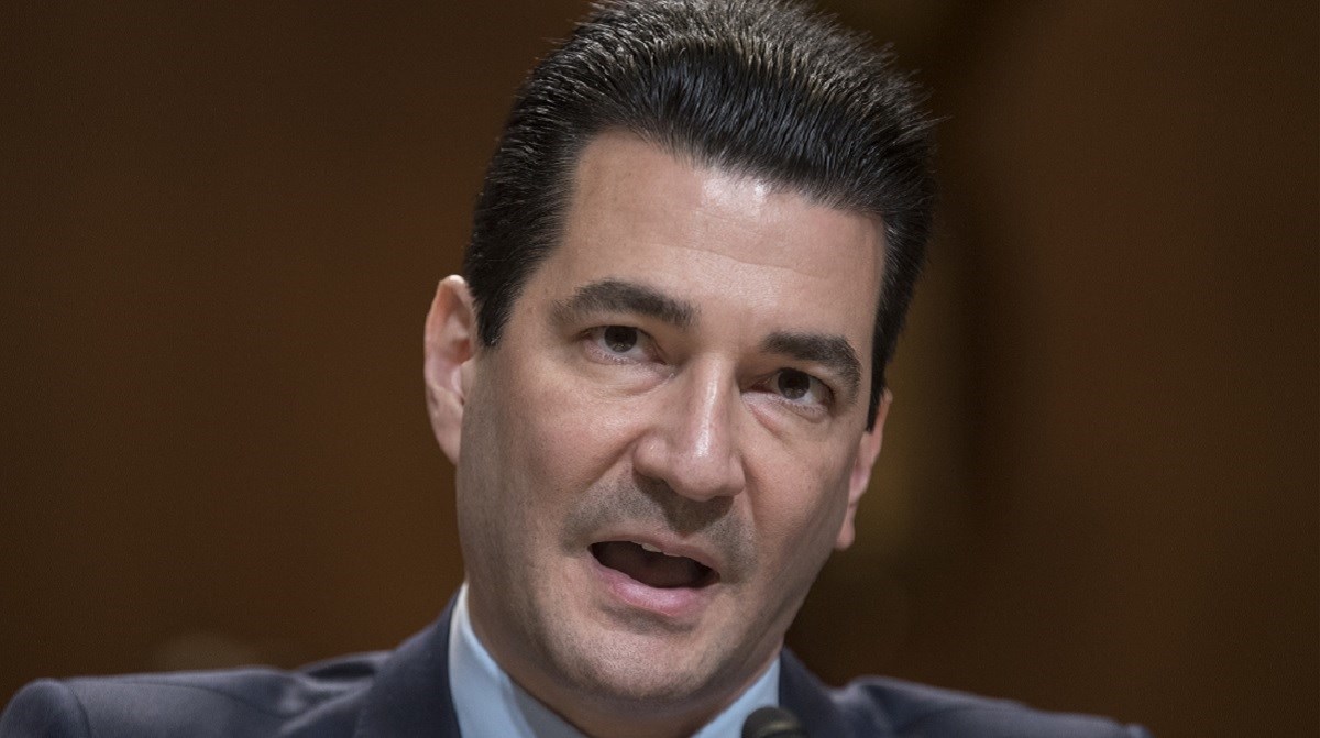 Direktor Pfizera: Pandemija bi u SAD-u mogla završiti do siječnja