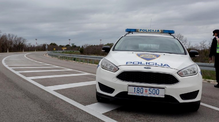 Poginuo muškarac u Dalmaciji, udario ga vlastiti kamion