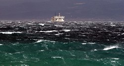 Zbog nevremena u prekidu katamaranske linije između Splita i otoka