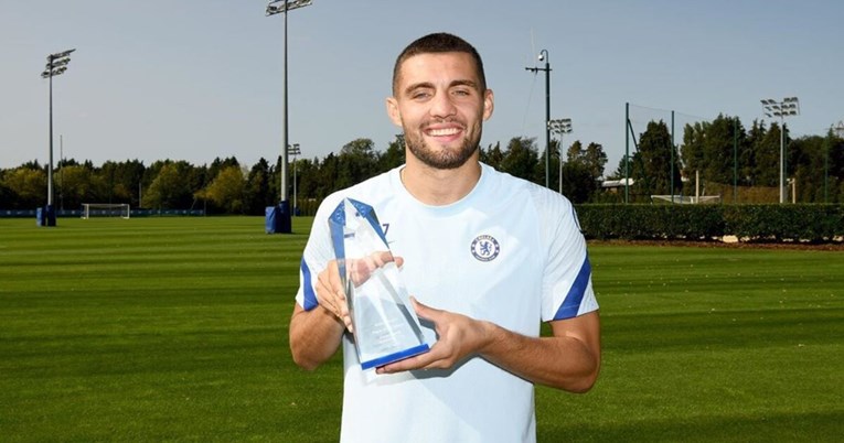 Mateu Kovačiću uručena nagrada za najboljeg igrača Chelseaja u prošloj sezoni