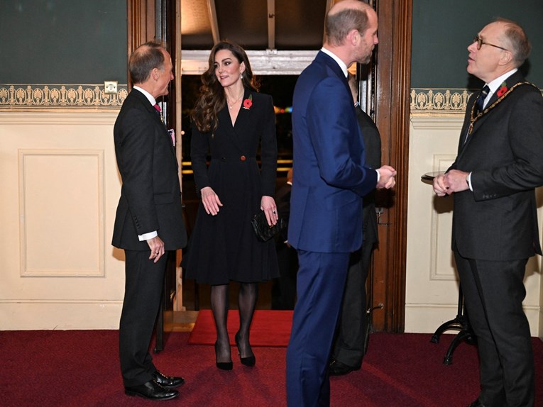 Princeza Kate snimljena u rijetkom izlasku u javnosti. Bila je dobro raspoložena