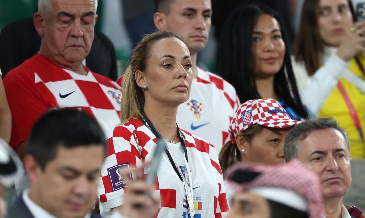 Supruga i roditelji Luke Modrića na tribinama navijali za Hrvatsku ...