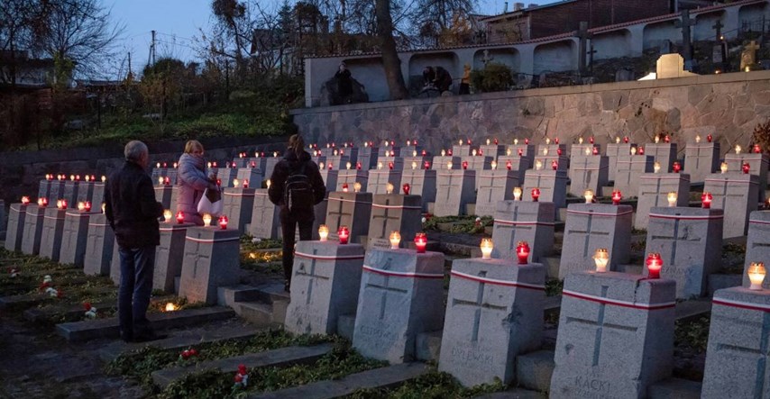 U slabo procijepljenoj Poljskoj od covida do sada umrlo više od 100.000 ljudi