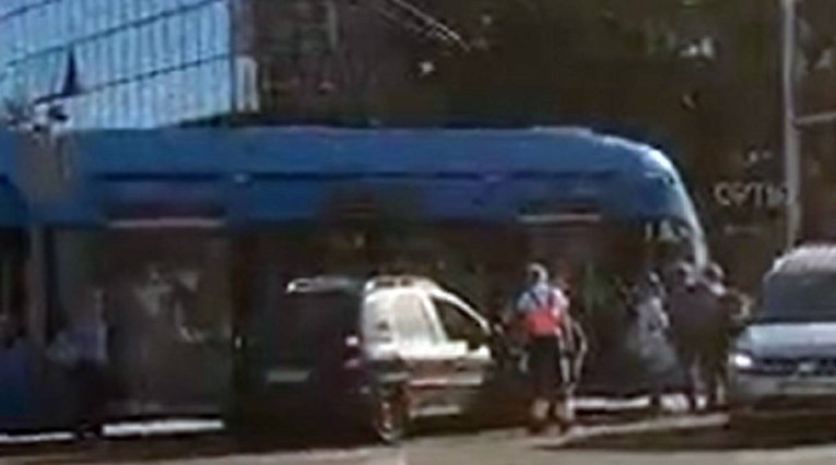 Sudar auta i tramvaja u Vukovarskoj ulici u Zagrebu