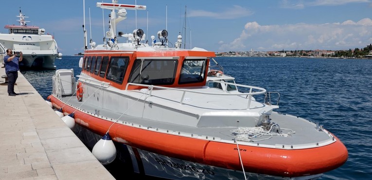 Dječak teško ozlijeđen na Lastovu, brodica ga po oluji vozila do Splita
