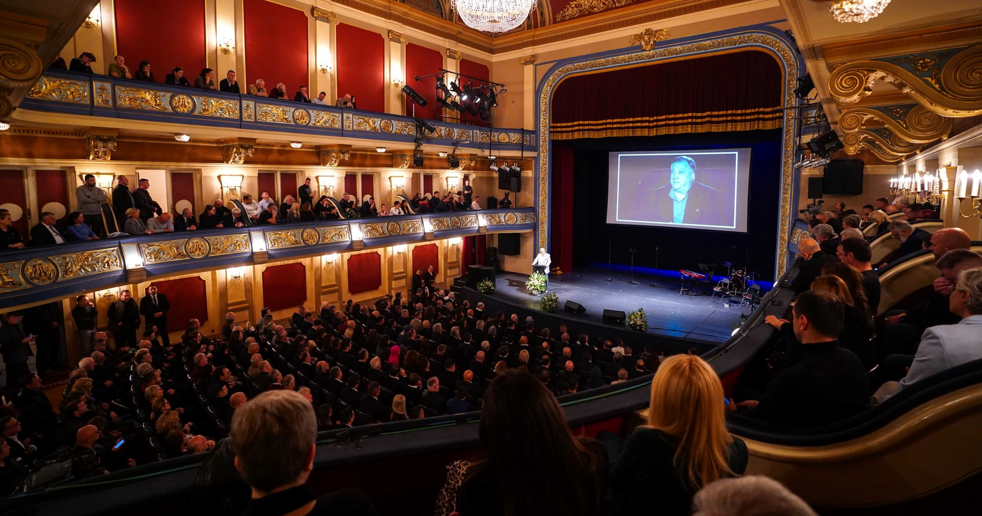 Komemoracija za Halida: Suze nakon govora Dine Merlina, Žera otpjevao Čardak