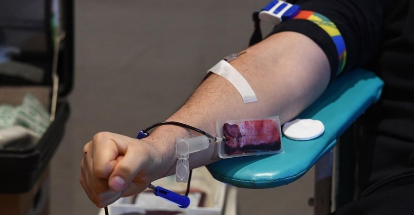 SDP: Gej muškarcima treba omogućiti darivanje krvi