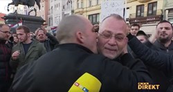 VIDEO Nježni prizori s prosvjeda: Lik zaskočio Hasanbegovića i sočno ga poljubio