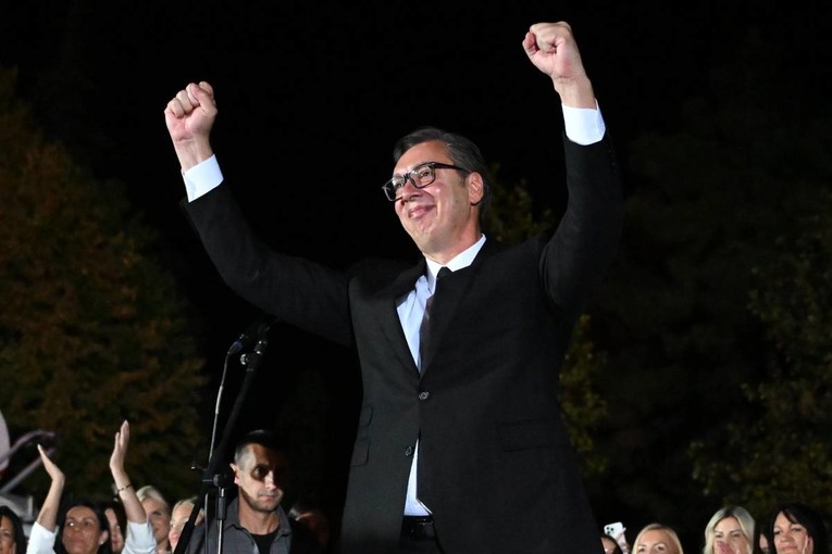 Vučić podnio ostavku. Analitičar: Tražit će incident