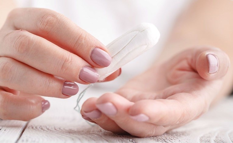 U tamponima u UK-u nađen toksični pesticid, razina 40 puta veća od dopuštene za vodu