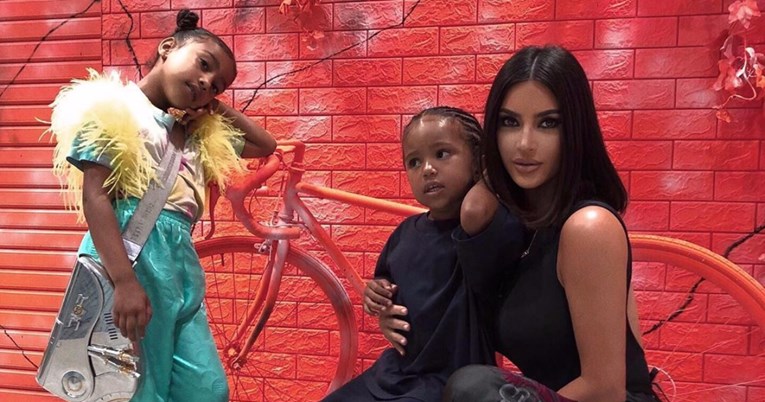 Kći Kim Kardashian nosi torbicu od 230 tisuća kuna