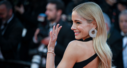Grčka manekenka neobičnom haljinom privukla poglede na crvenom tepihu u Cannesu