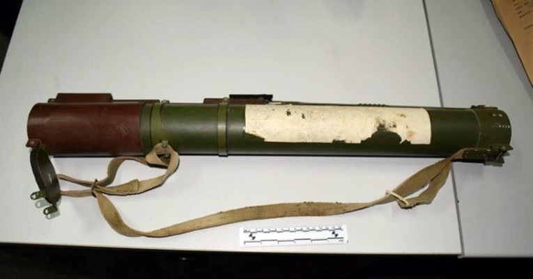 Kod muškarca u Zagrebu našli iskorišteni bacač raketa, streljivo i travu