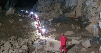 Spašen speleolog koji je u Sloveniji upao u duboku špilju. Spašavali ga 18 sati