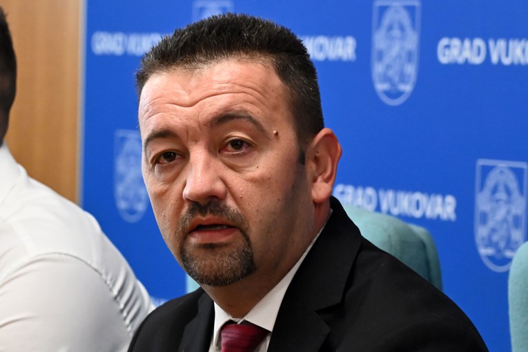 Pavliček: Izložba Srpkinja loše je tempirana, sva je odgovornost na organizatorima