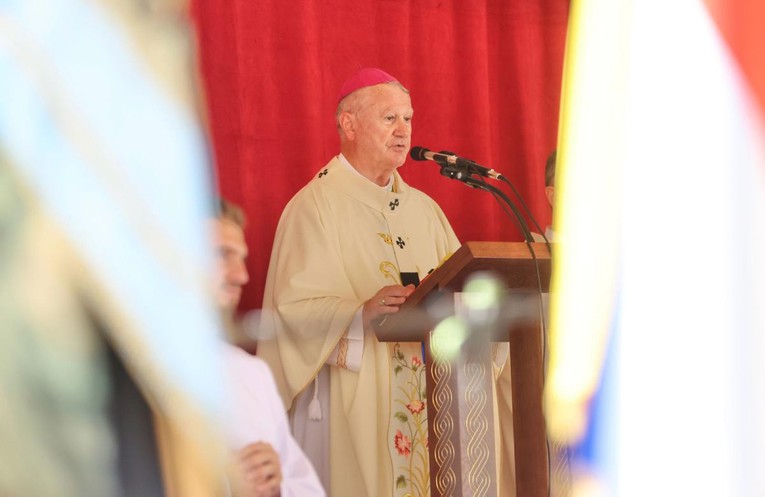 Nadbiskup Križić: Ako želimo da zmaj ne proždire našu djecu, moramo vratiti molitvu 