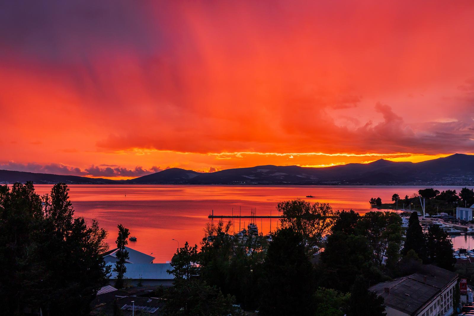 FOTO Pogledajte nevjerojatan zalazak sunca snimljen s vrha Poljuda