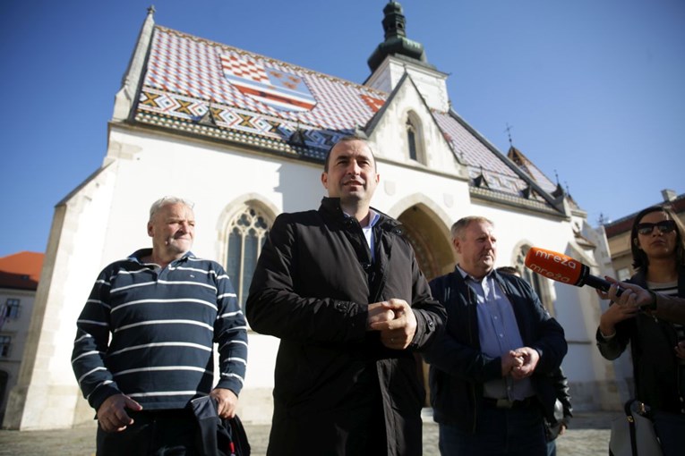 Škoru podržali neki vjerski fanatici koji se nazivaju Zelenom listom