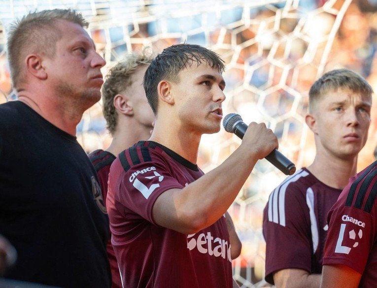 VIDEO Potpisao je za klub koji je vrijeđao. Sada se ispričao bijesnim ultrasima