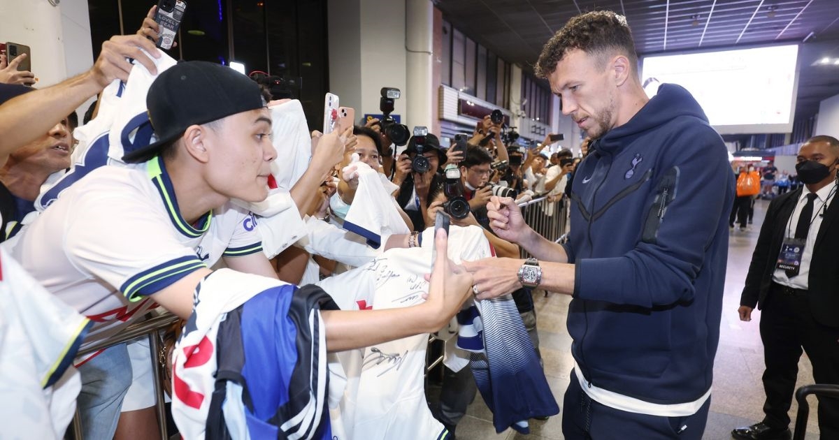 Perišić se oglasio iz Bangkoka nakon što je počeo derbi Dinama i Hajduka