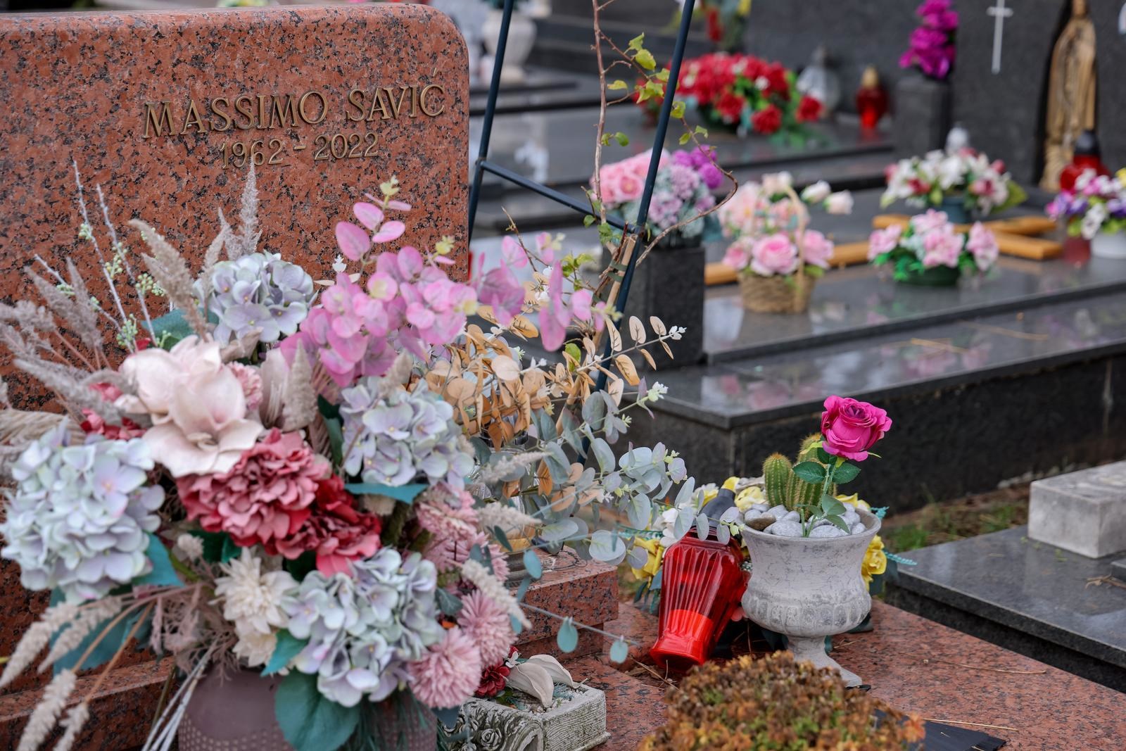 Kako izgleda Massimov grob na treću godišnjicu njegove smrti
