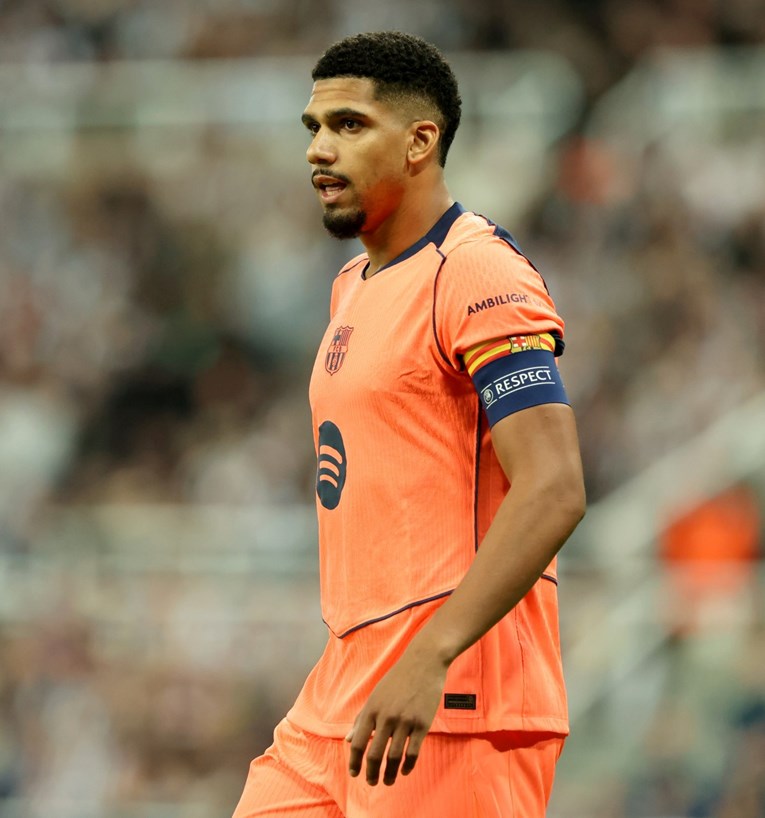 Kapetan Barcelone pobjegao od toksične atmosfere u Barceloni. Otputovao je u Izrael