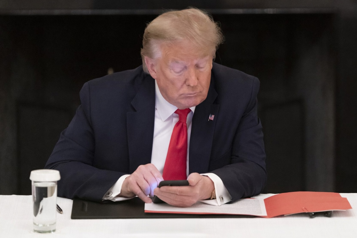 Dogovor s Iranom bio je blizu. Onda se Trump uhvatio mobitela