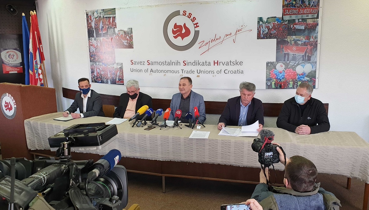 VIDEO Sindikati zaprijetili štrajkom zbog najave otkaza u Holdingu