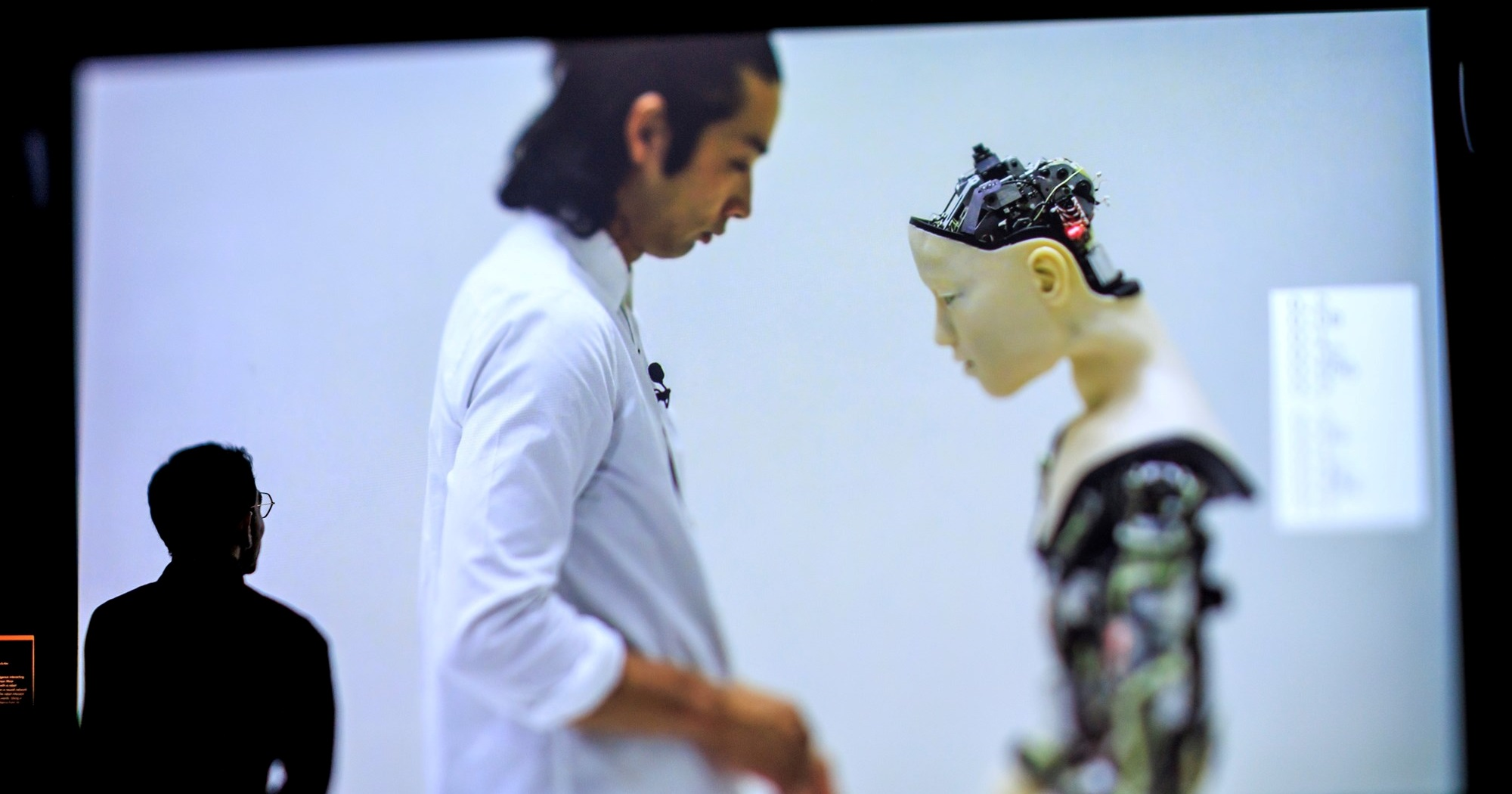 Muškarci sve češće biraju AI umjesto žena. Zašto?