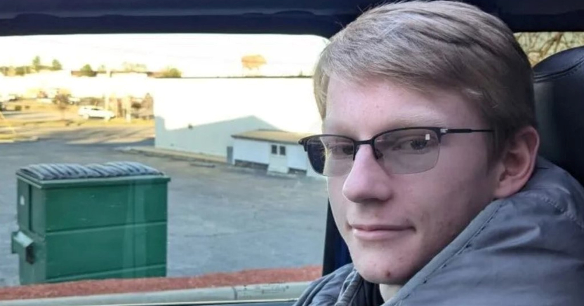 Ovo je mladić koji je naoružan upao na Trumpovo imanje, ubijen je