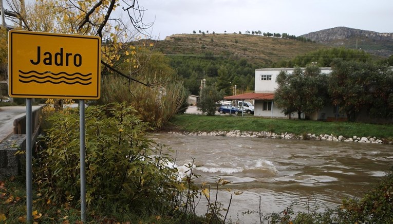 Zamućena voda na izvoru rijeke Jadro, savjetuje se prokuhavanje vode za piće