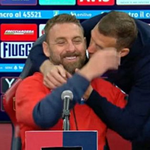 VIDEO Džeko upao na presicu De Rossiju. Pogledajte što mu je napravio