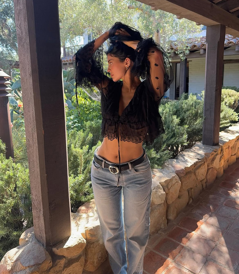 Kylie Jenner oživjela kontroverzne traperice koje su obilježile 2000-e