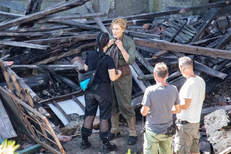 Kate Winslet nakon ozljede noge snimljena na setu kod Dubrovnika
