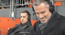 Oduševljeni Carragher radio selfie s očajnim Nevilleom dok je Liverpool gazio United