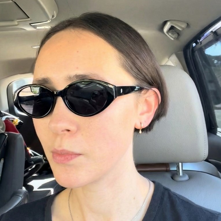 Pokazala novu frizuru, ljudi je sprdaju: "Što je tvoj frizer po zanimanju?"