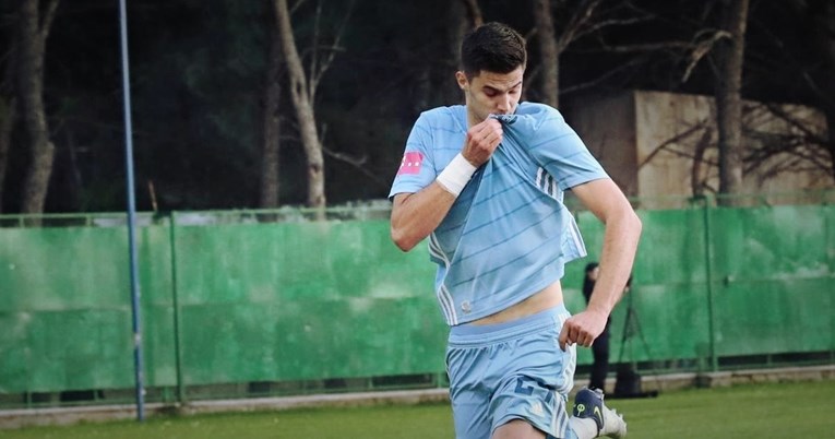 Tolić bocnuo Drmića: 30 godina karijere, 0 trofeja. 90 minuta u Dinamu, 1 trofej