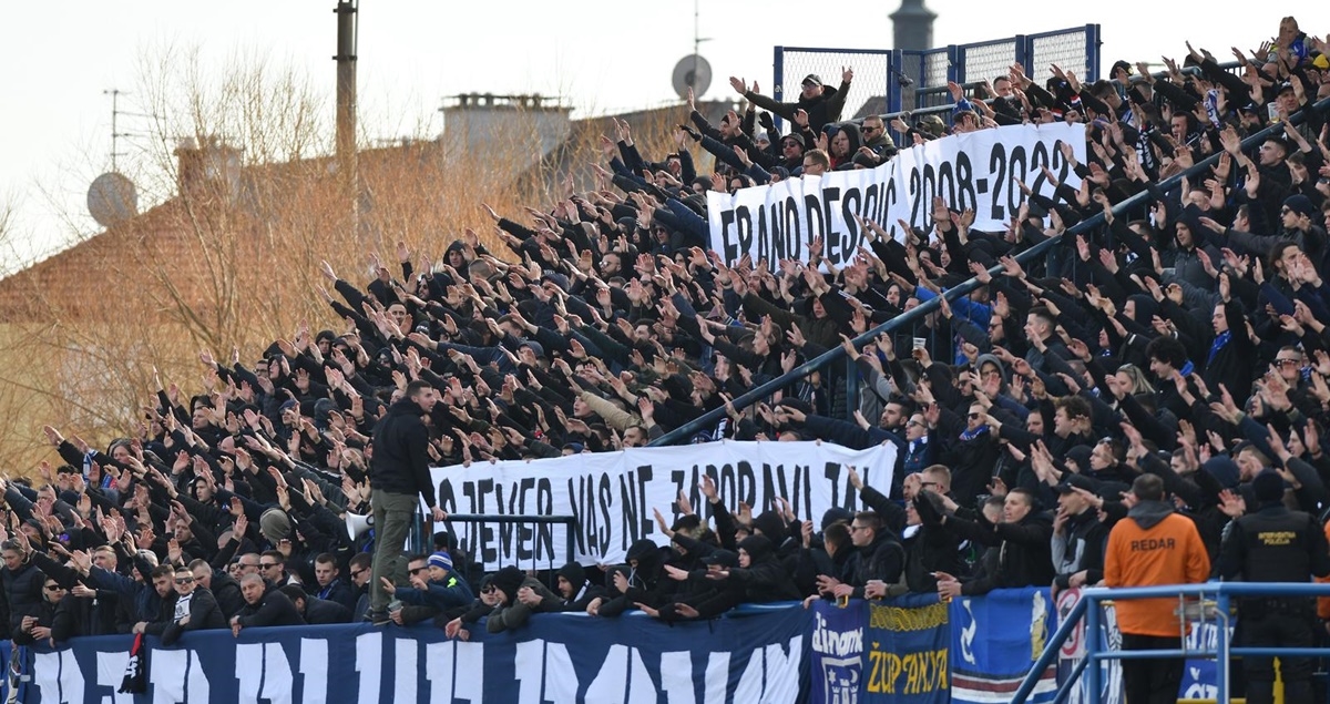 Bad Blue Boysi: Uprava napolje!