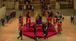 Zašto je vojnik koji je čuvao kraljičin lijes pao u nesvijest?