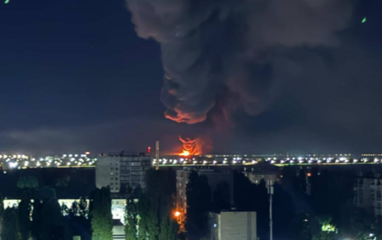 VIDEO Ukrajina napala rafinerije i logističke centre 6000 kilometara od granice