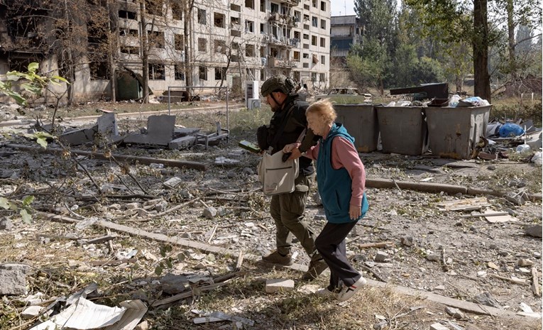 Rusija napala Ukrajinu raketama i dronovima, tri osobe poginule