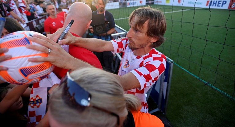 HNS: Žao nam je zbog razočaranih malih navijača. Pozvat ćemo ih na trening