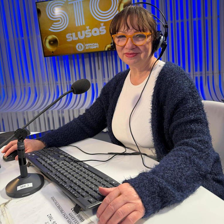 Voditeljica HR-a vrijeđala kolege misleći da je mikrofon ugašen. HRT: Žao joj je