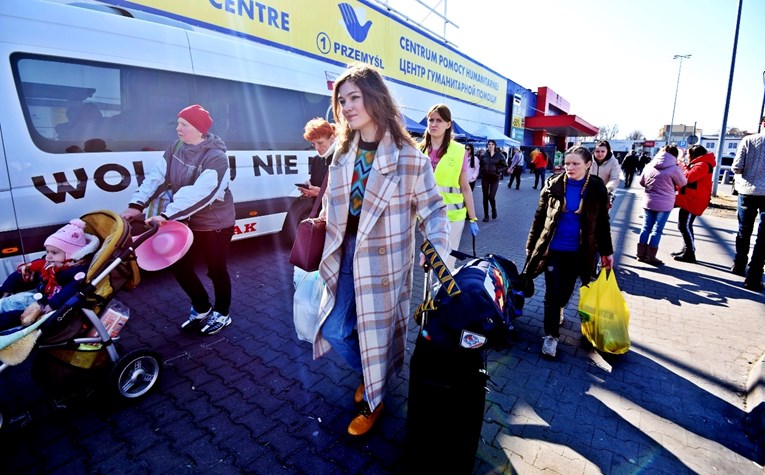 Oni koji nude prijevoz izbjeglicama na poljskoj granici moraju proći poseban režim